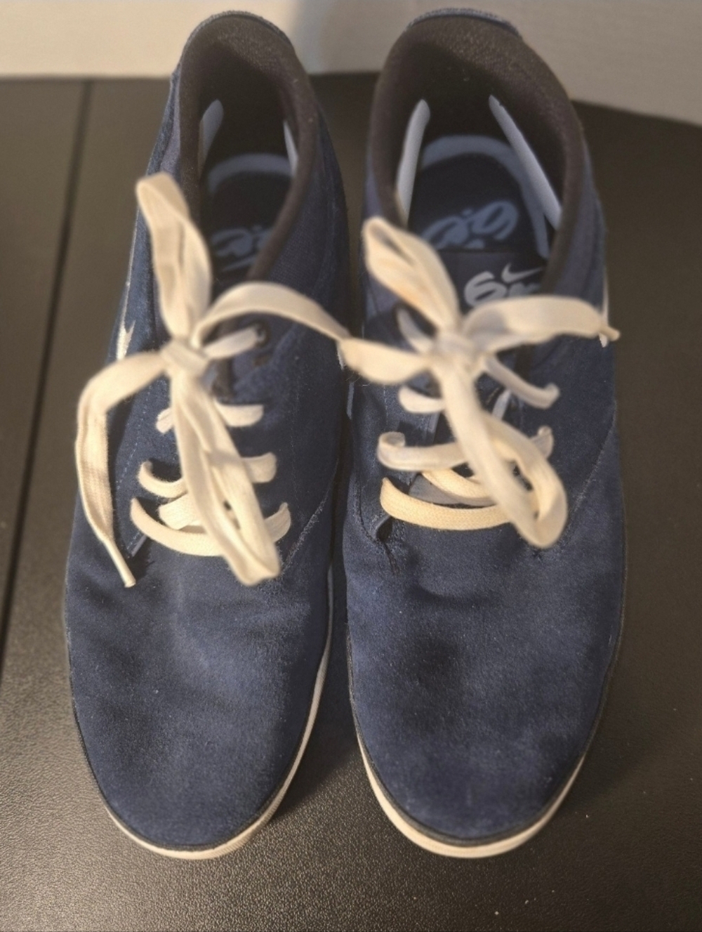 Nike Sz. 10 Navy Suade Shoes